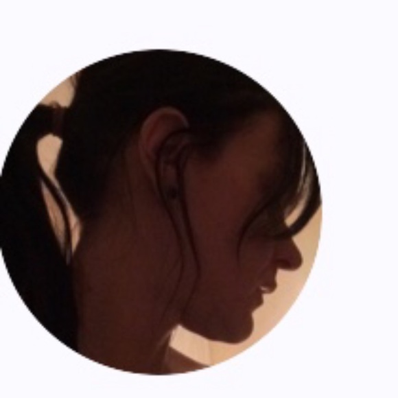 Meet your Posher, Stephanie - Picture 1 of 1